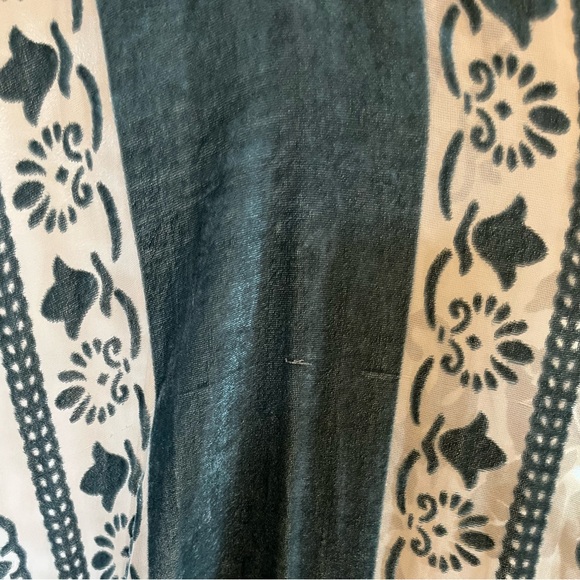 Fringe Kimono style wrap with velvet - Picture 7 of 10